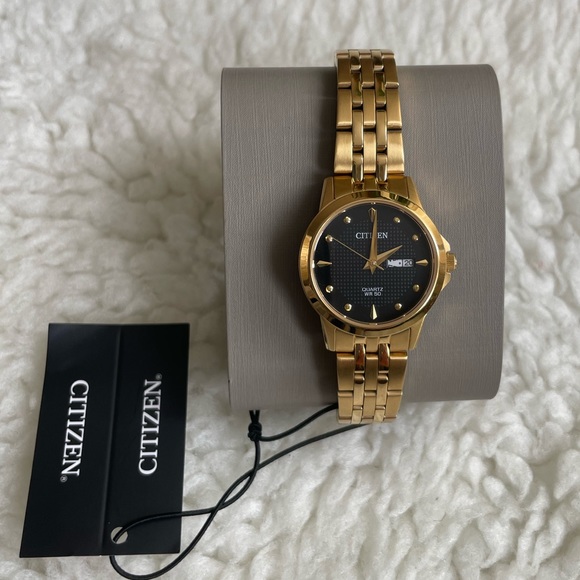 Gold Citizen Watch | Brand New - Picture 4 of 9